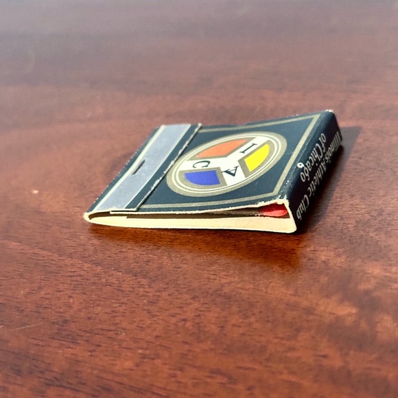 Vintage Matchbook Illinois Athletic Club of Chicago IAC Membership Relax Matches - Picture 4 of 16